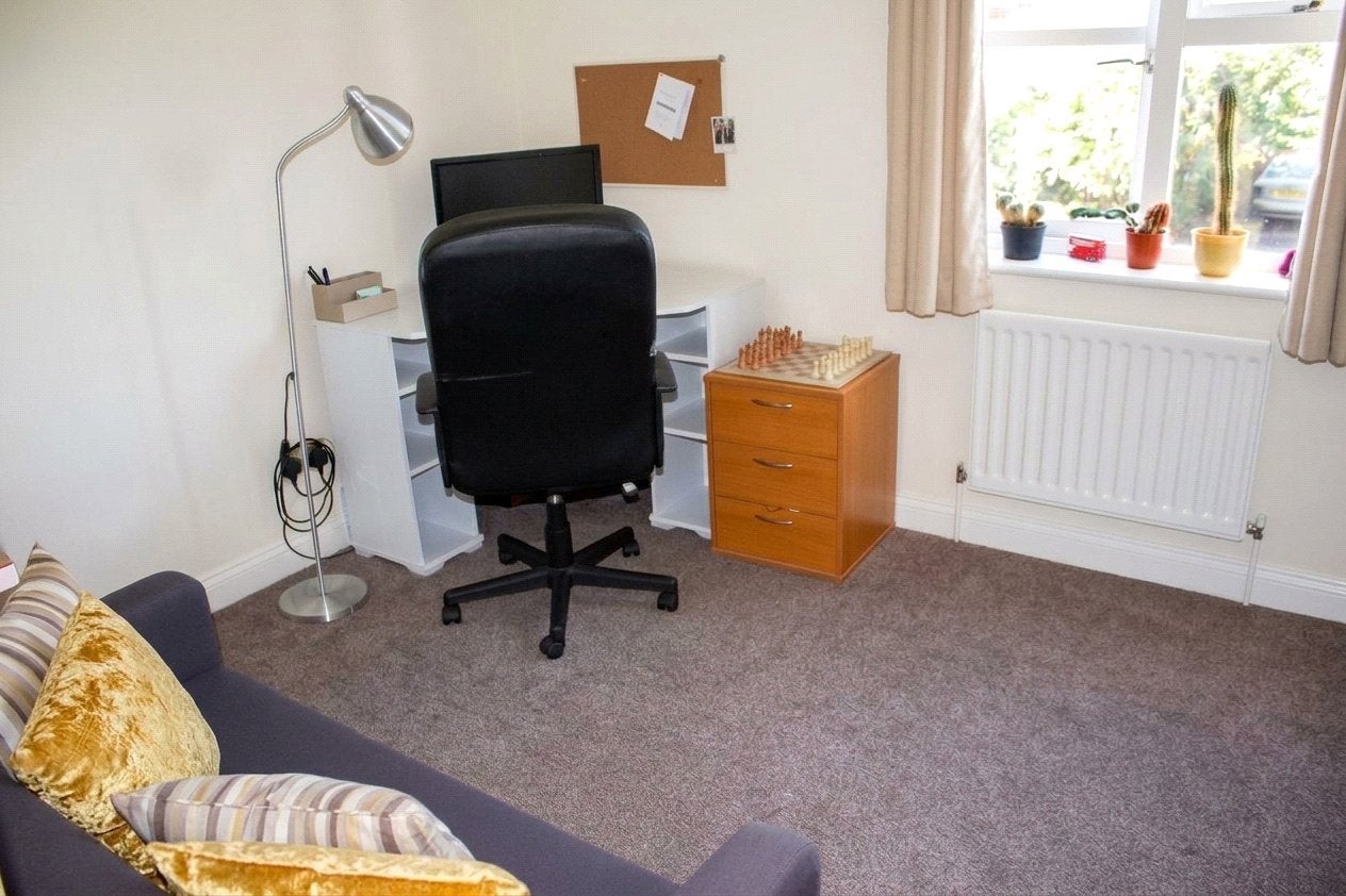 House Alder Close in Reading
