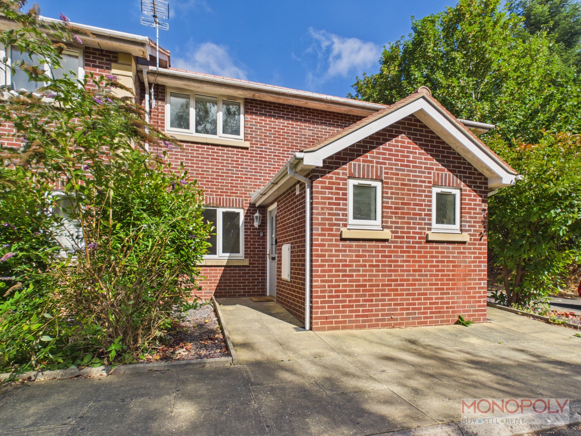House Birchwood Court in Weston Rhyn
