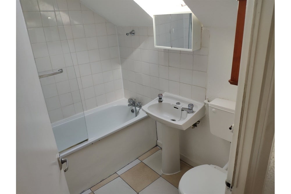 Flat Endlesham Road in Greater London