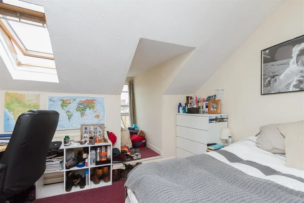 Flat Endlesham Road in Greater London