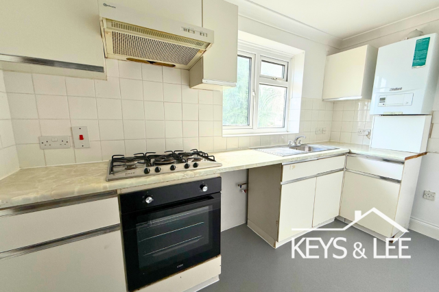 Flat Mawney Road in Greater London