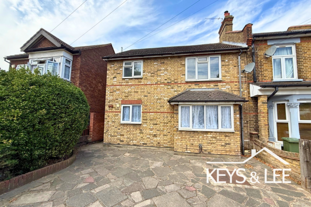 Flat Mawney Road in Greater London