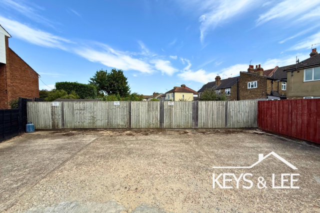 Flat Mawney Road in Greater London