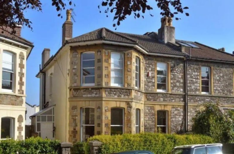Flat Woodfield Road in Bristol