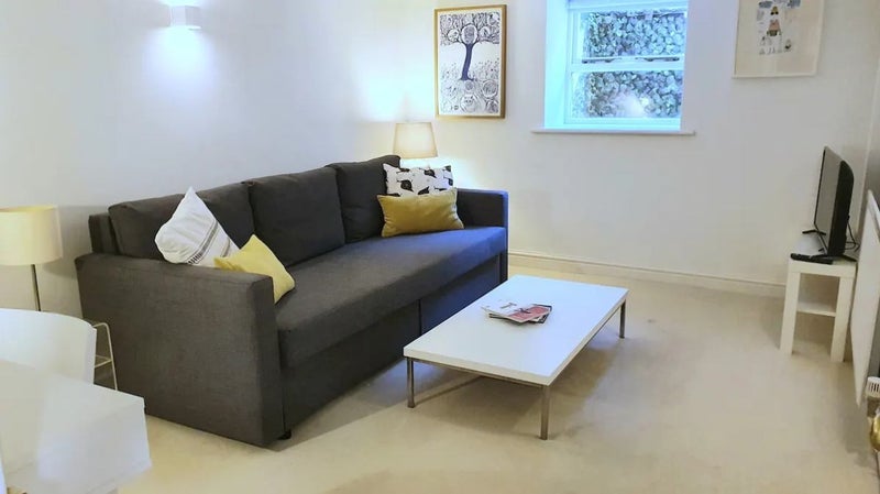 Flat Woodfield Road in Bristol