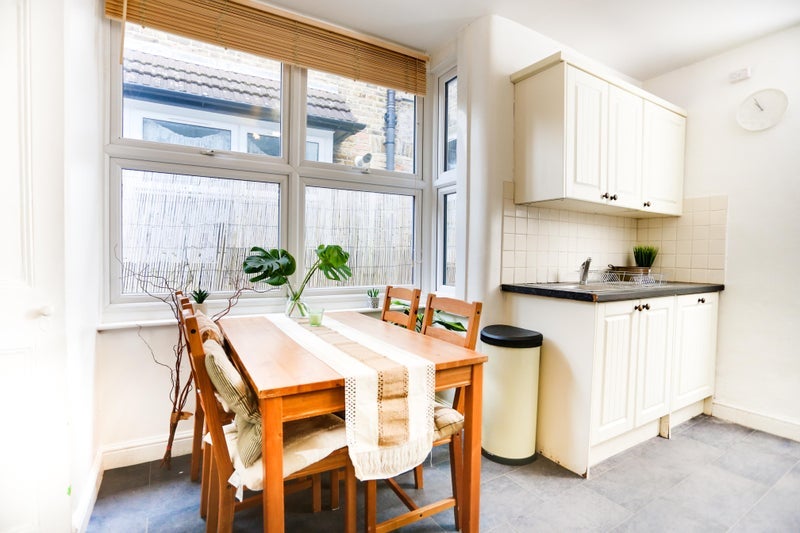 Room Caistor Park Road in Greater London
