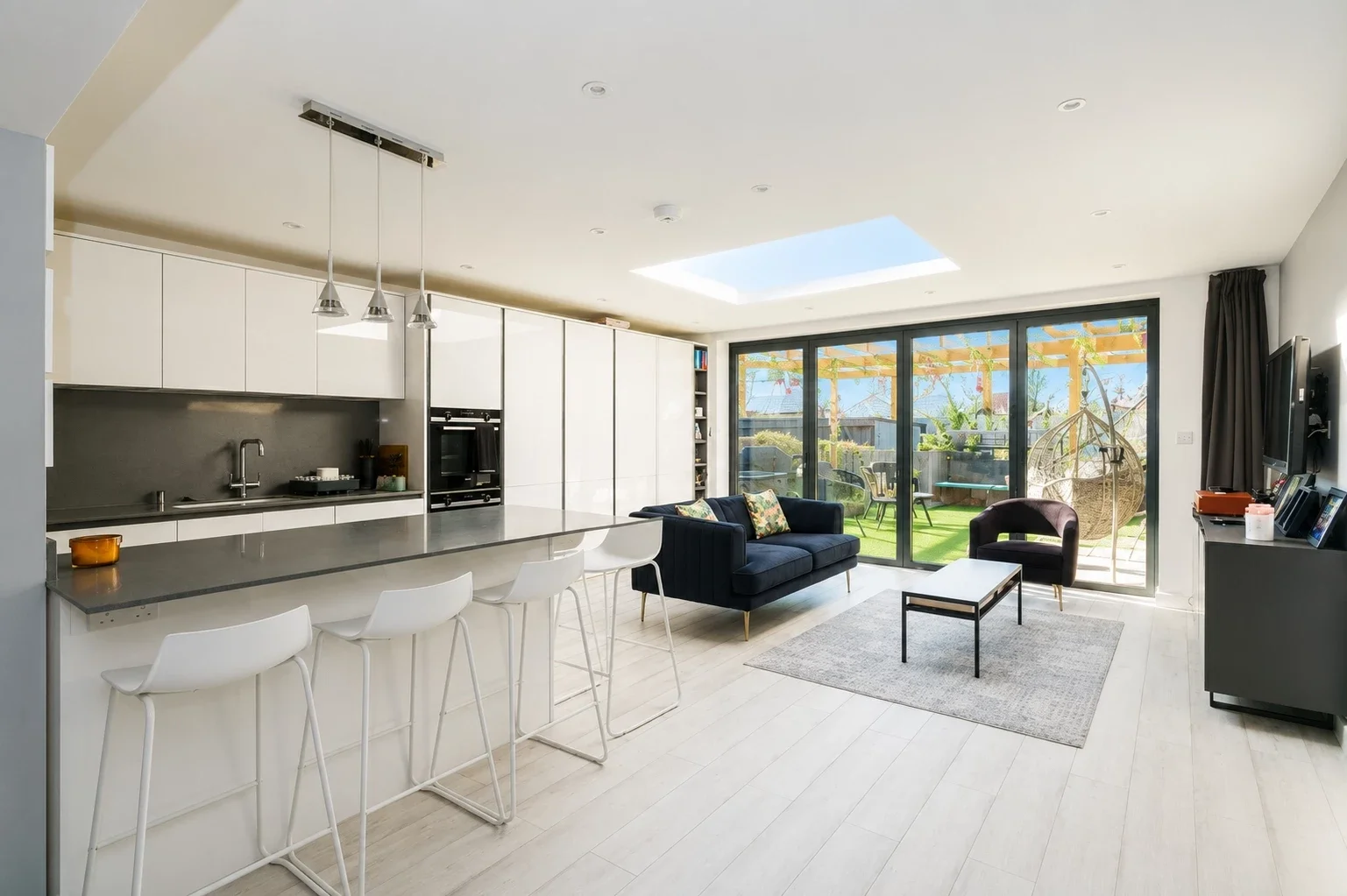 House Stanway Gardens in Greater London