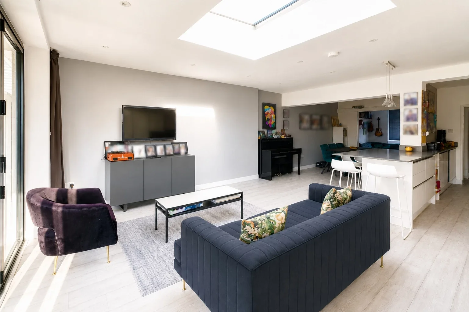House Stanway Gardens in Greater London
