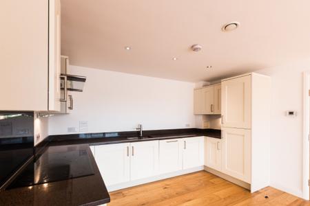 Flat Chestnut Crescent in Newbury