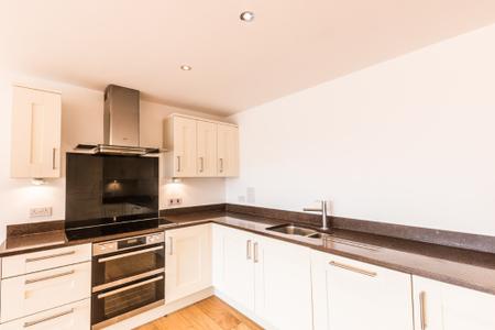 Flat Chestnut Crescent in Newbury