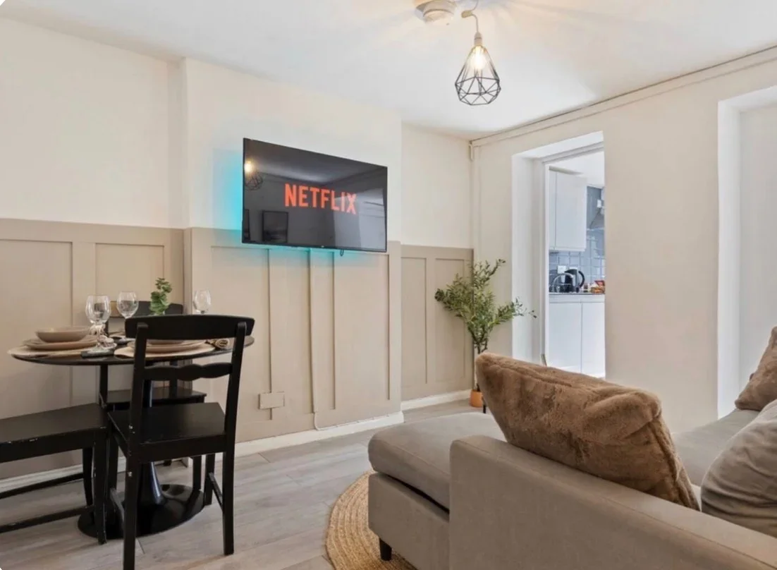 Flat Lewisham Way in Greater London