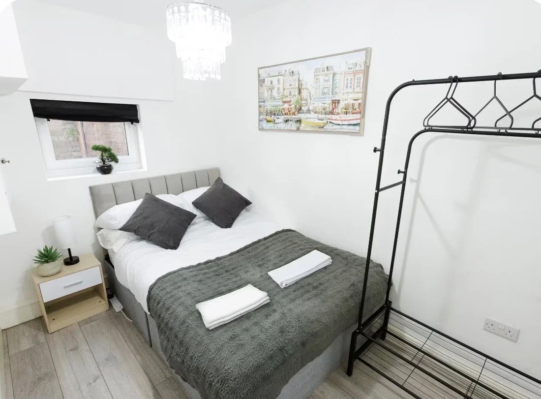 Flat Lewisham Way in Greater London