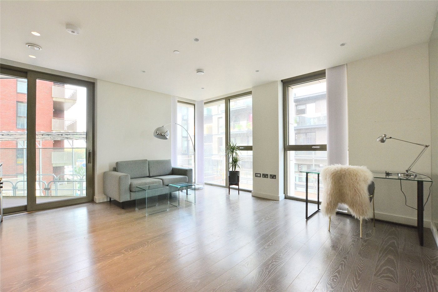 Flat Pilot Walk in Greater London