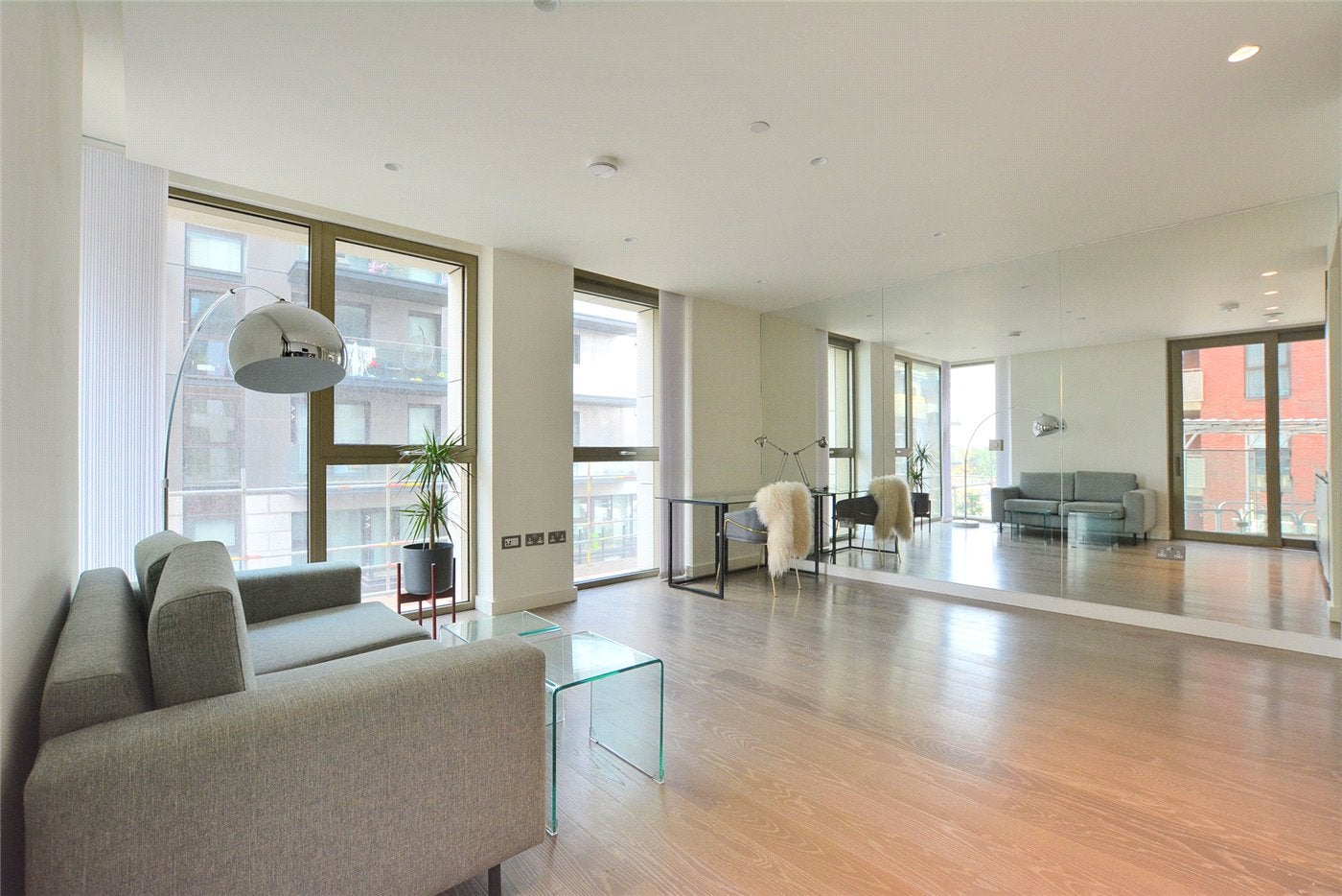 Flat Pilot Walk in Greater London