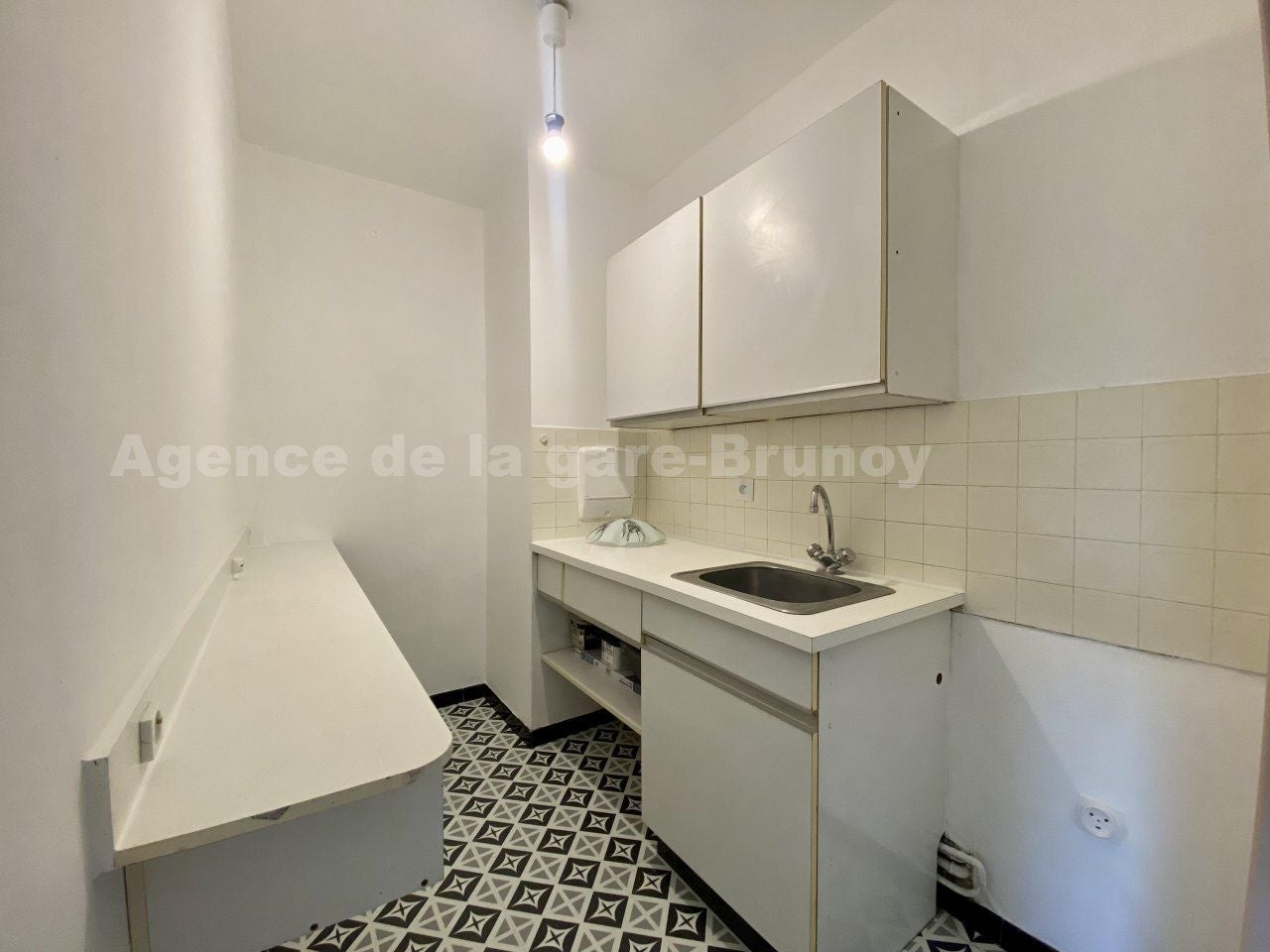 Flat Rue de la Gare in Brunoy