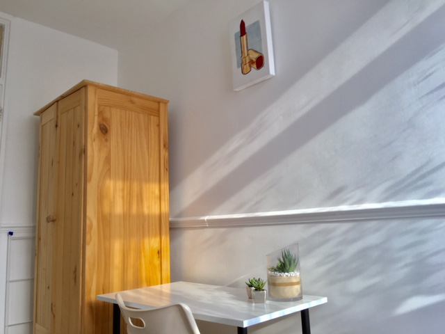 Room Bolingbroke Walk in Greater London