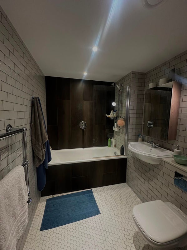 Room Engineers Way in Greater London