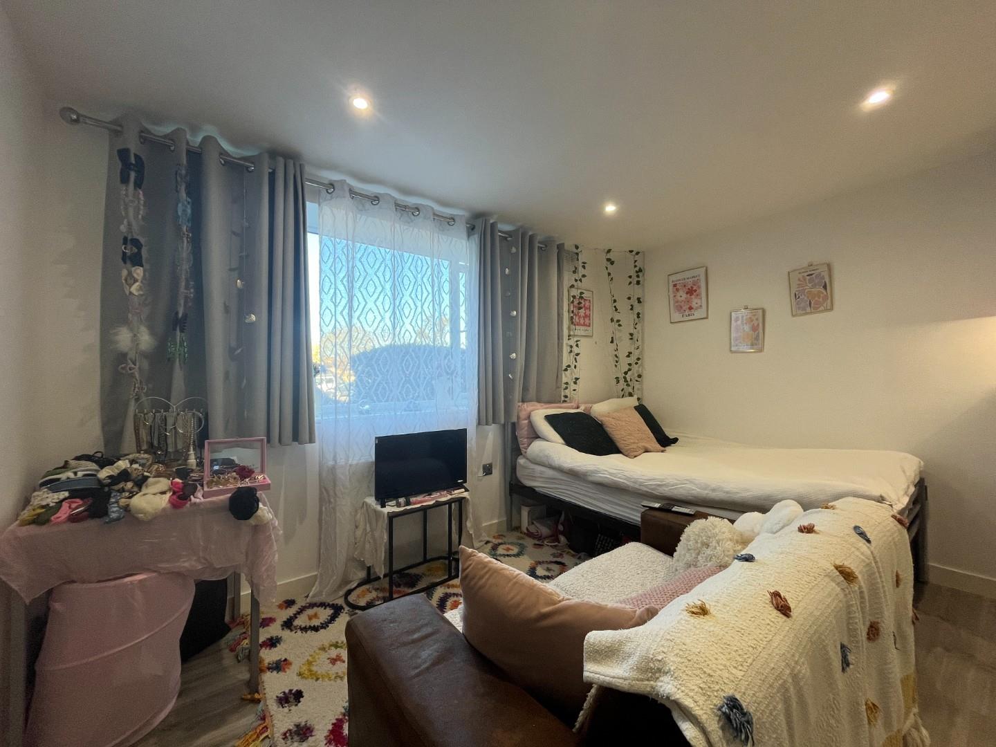 Room Linden Grove in Greater London