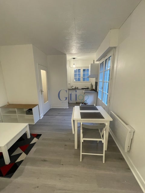 Flat Rue de Fontenay in Fontenay-aux-Roses