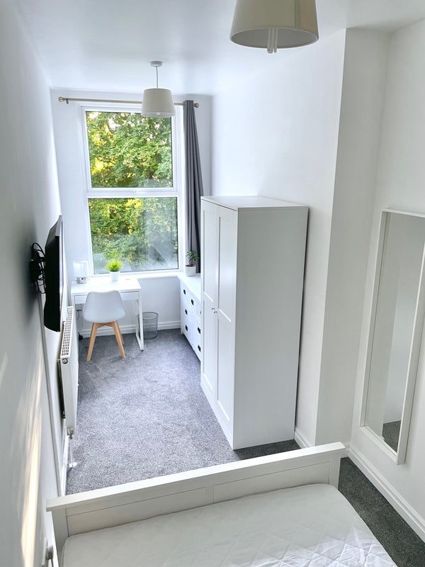 Flat Westfield Terrace in Leeds