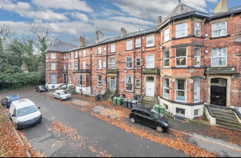 Flat Westfield Terrace in Leeds