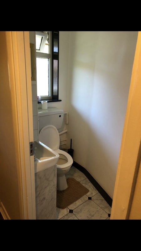 Room Clarence Lane in Greater London