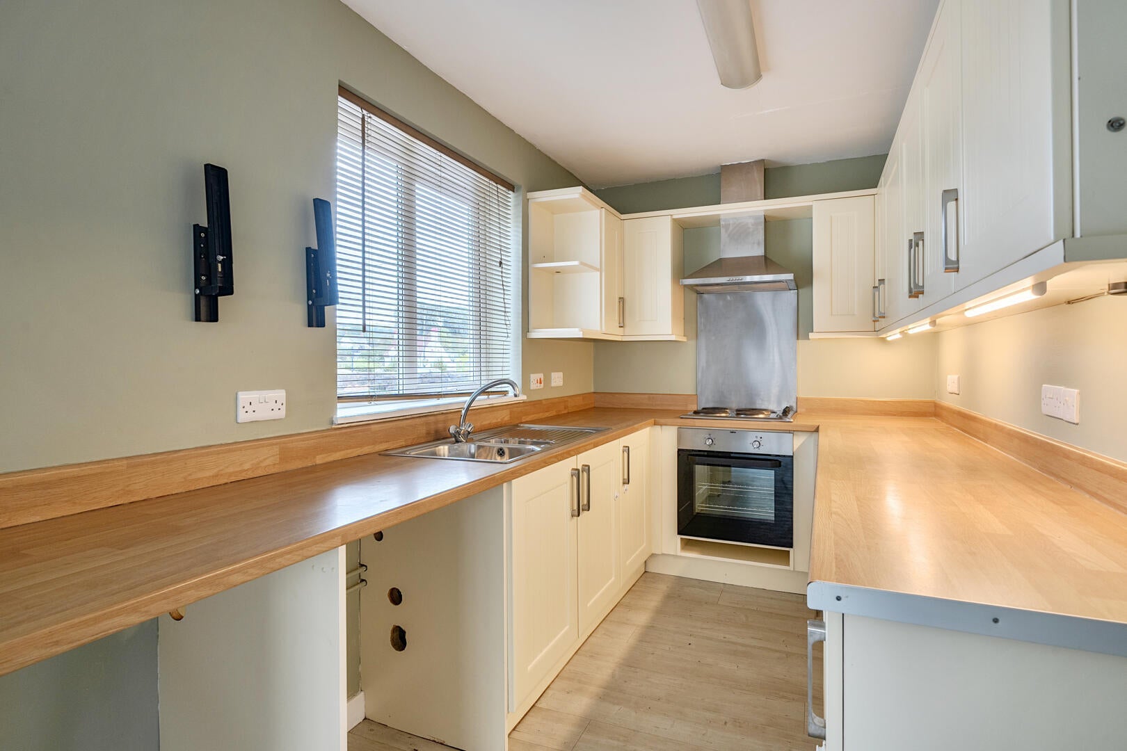 Flat Bampton Street in Mid Devon