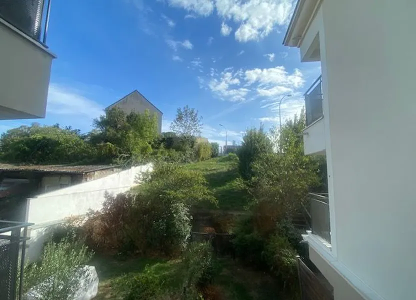 Flat Avenue Pierre Curie in Saint-Cyr-l'École