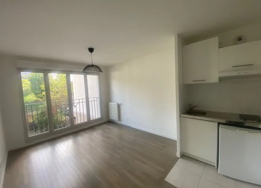 Flat Avenue Pierre Curie in Saint-Cyr-l'École
