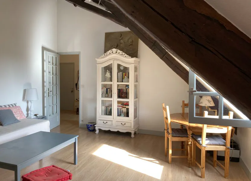 Appartement Rue des Halles à Tours