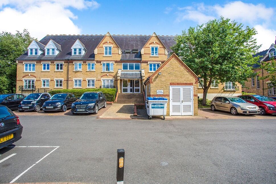 Flat Anglian Close in Watford