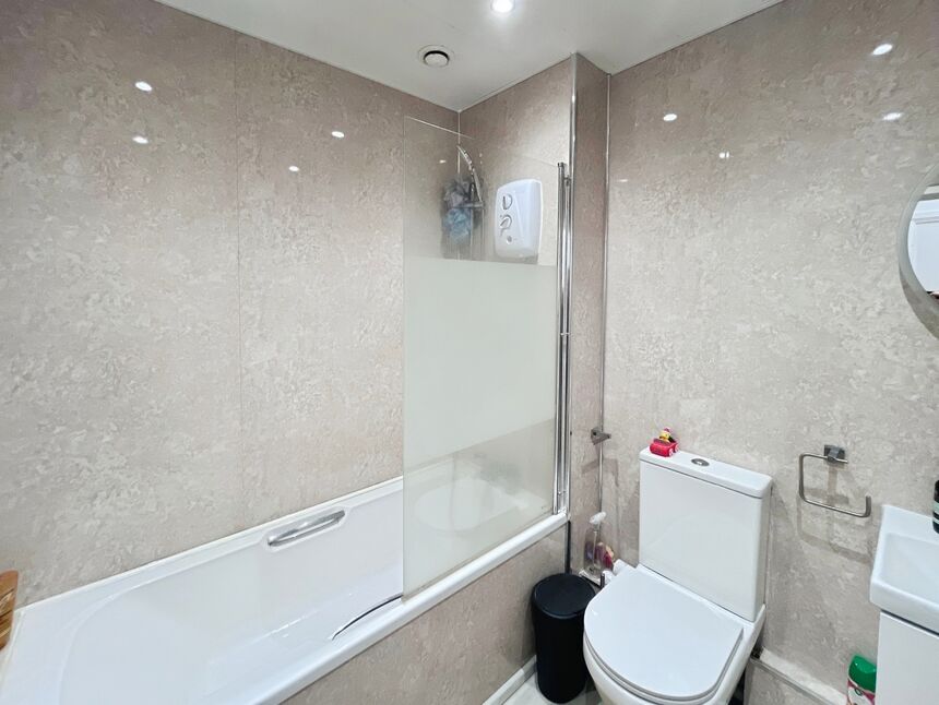 Flat Anglian Close in Watford