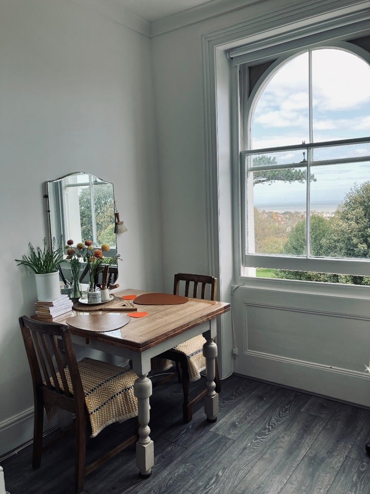 Flat Markwick Terrace in St Leonards