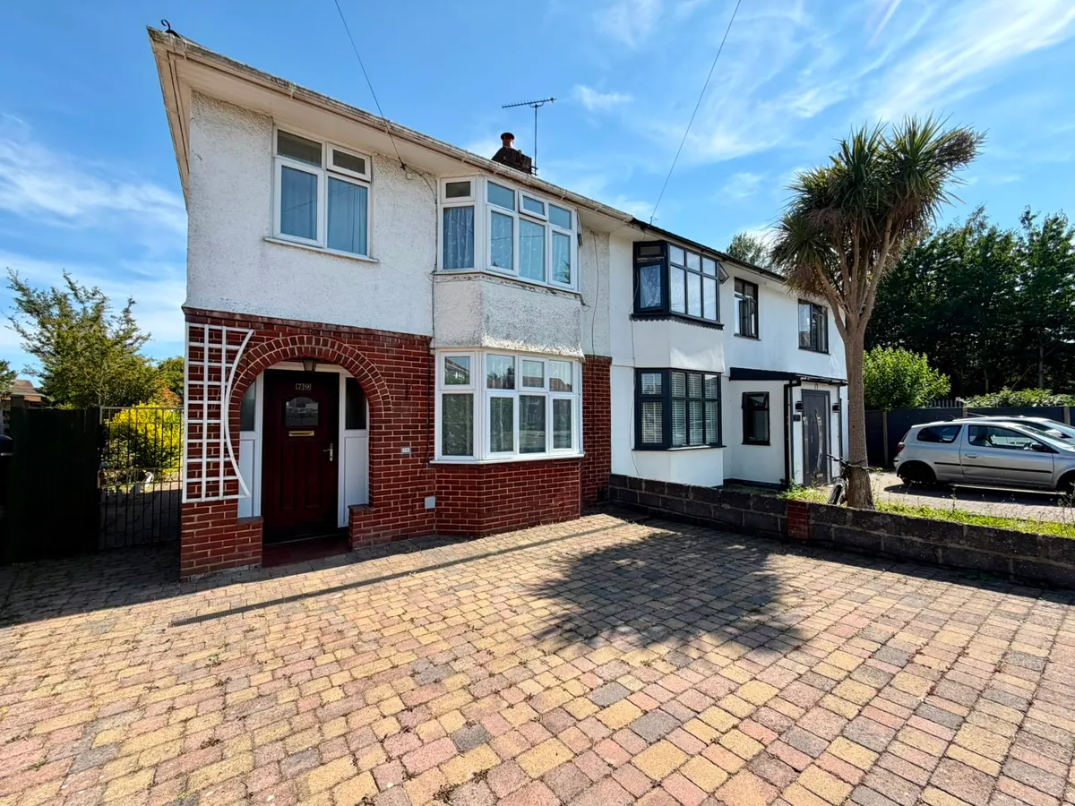 House Essella Road in Ashford