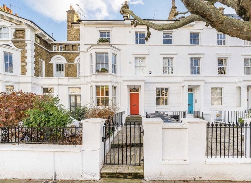 Flat Regent's Park Road in Greater London