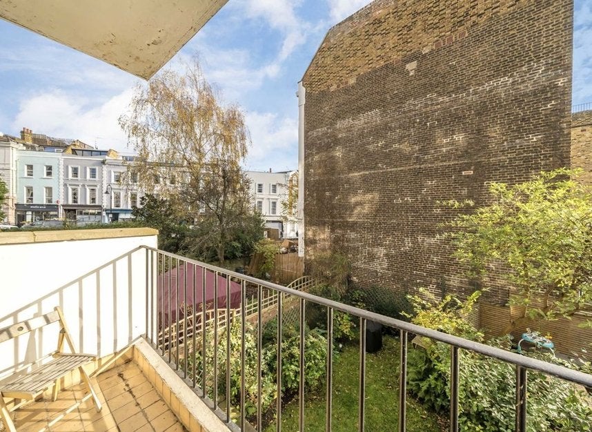Flat Regent's Park Road in Greater London