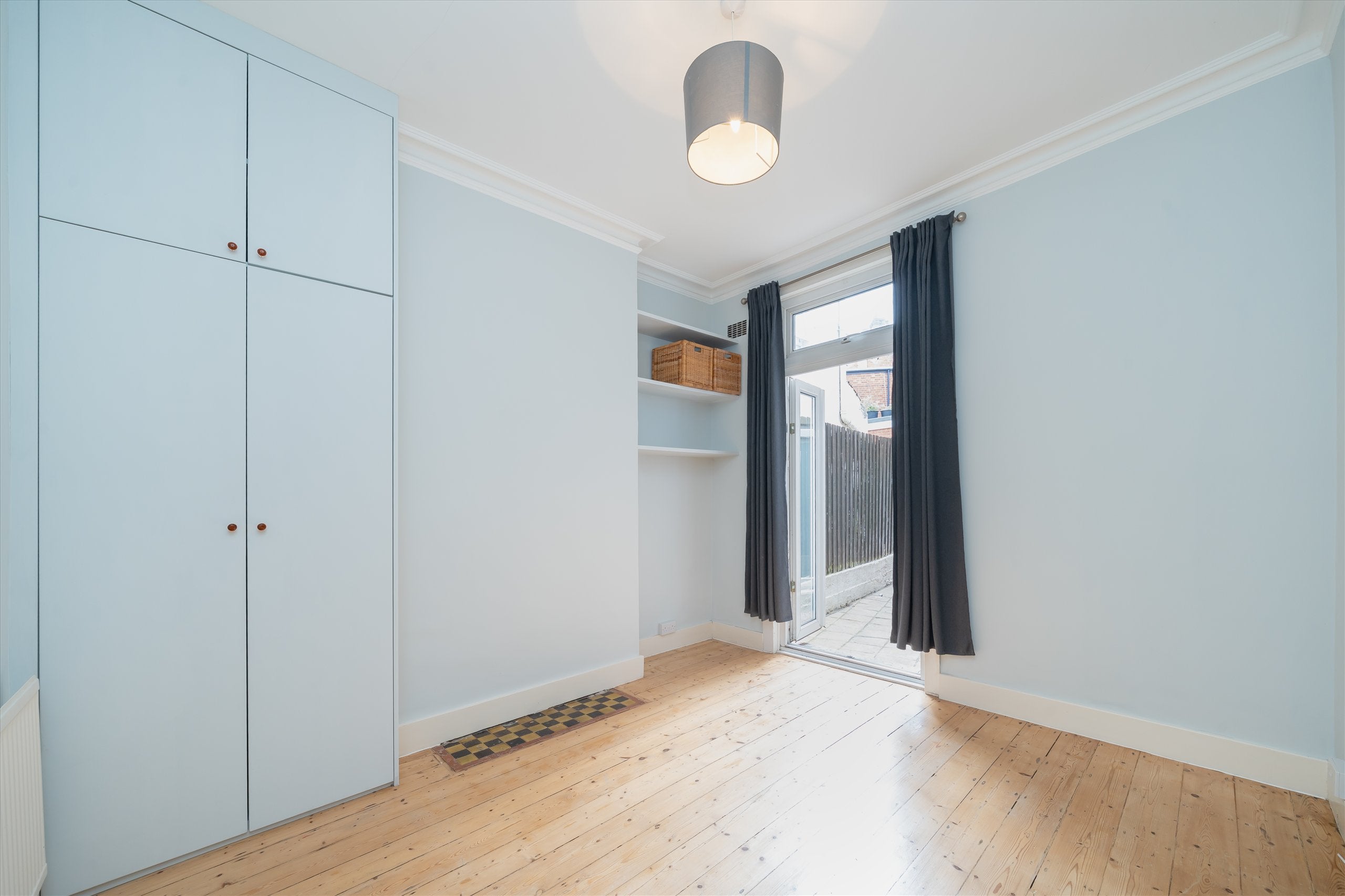 Flat Saint Thomas's Road in Greater London