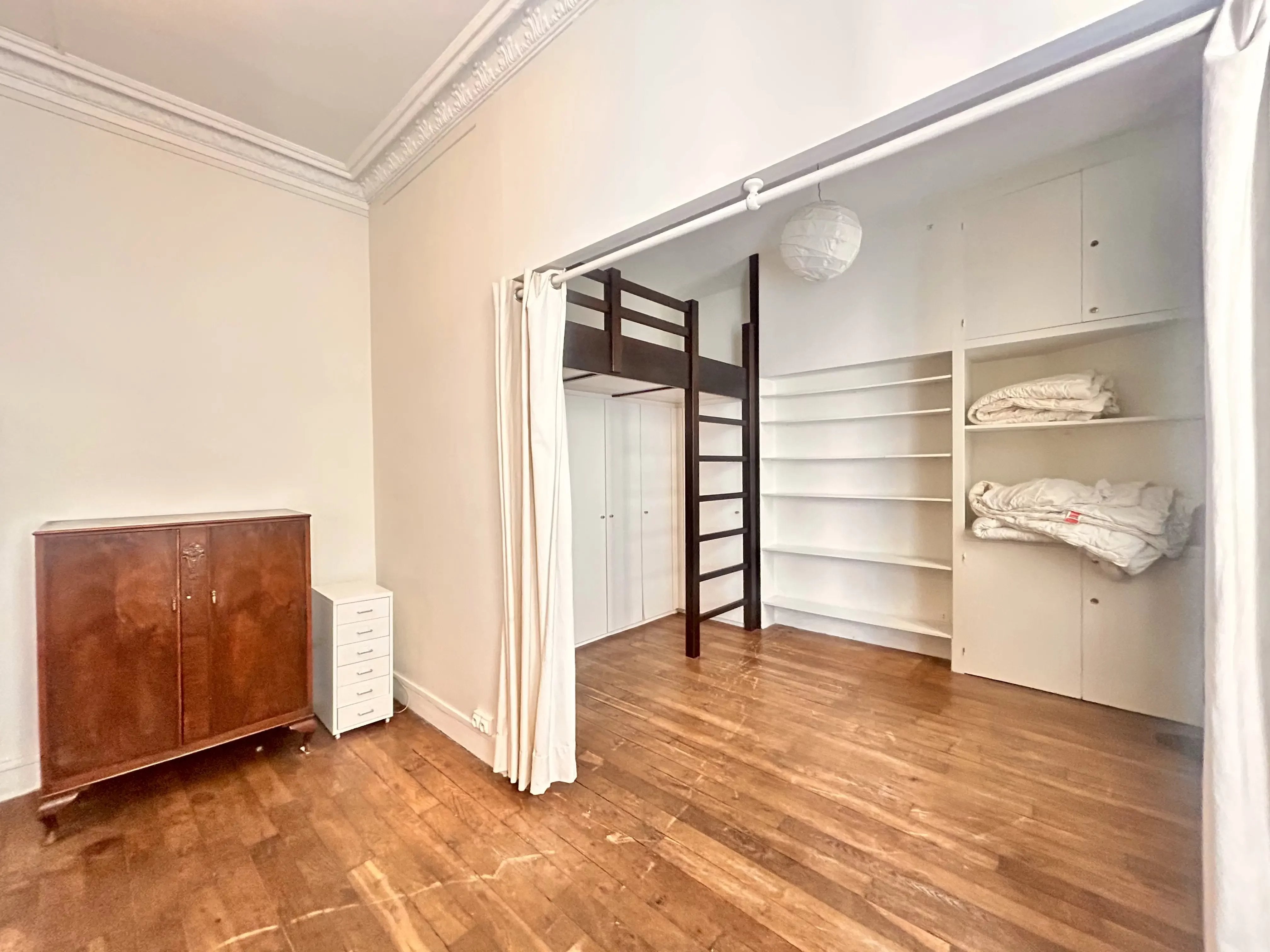 Flat Rue Daguerre in Paris