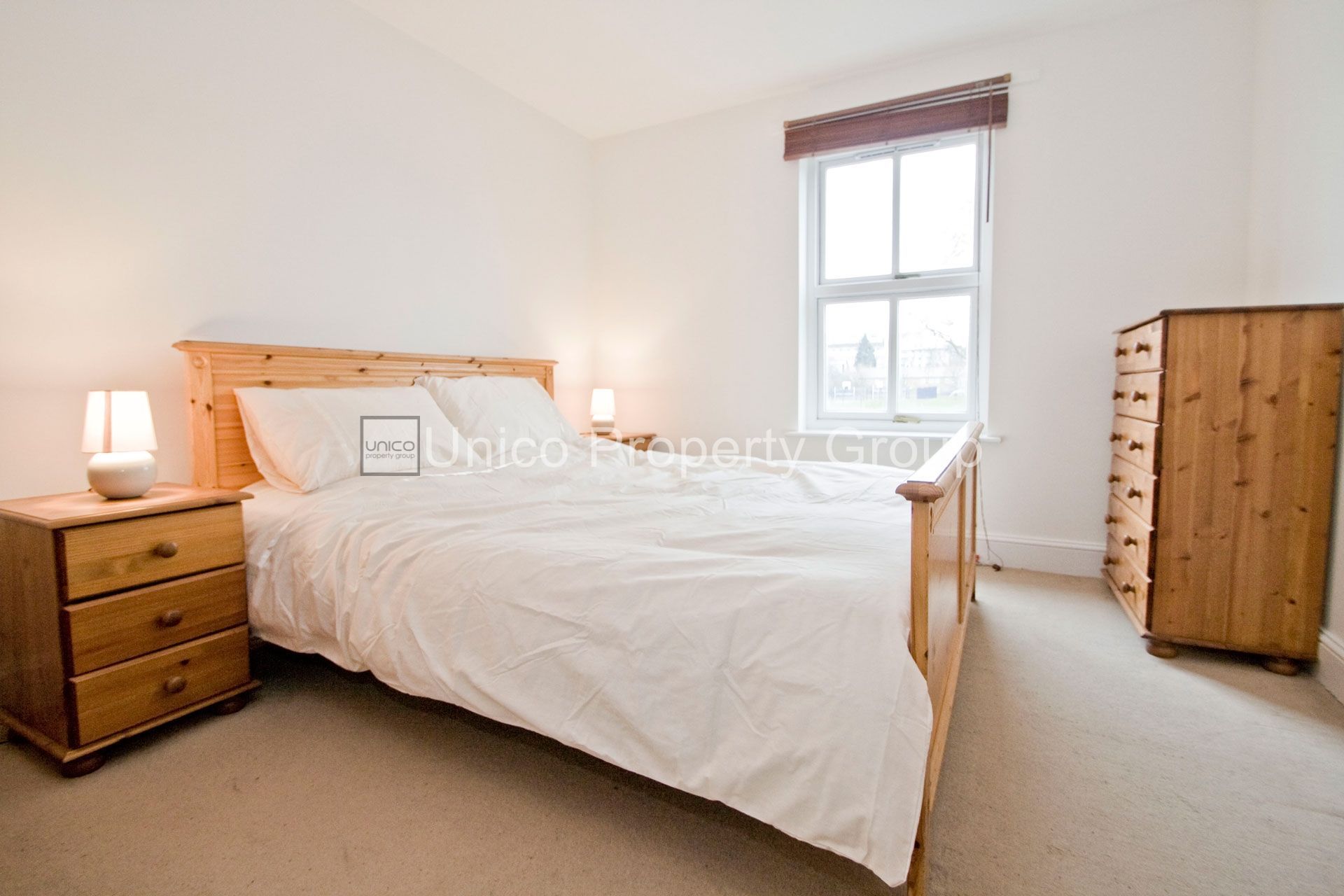 Flat Baldock Street in Greater London