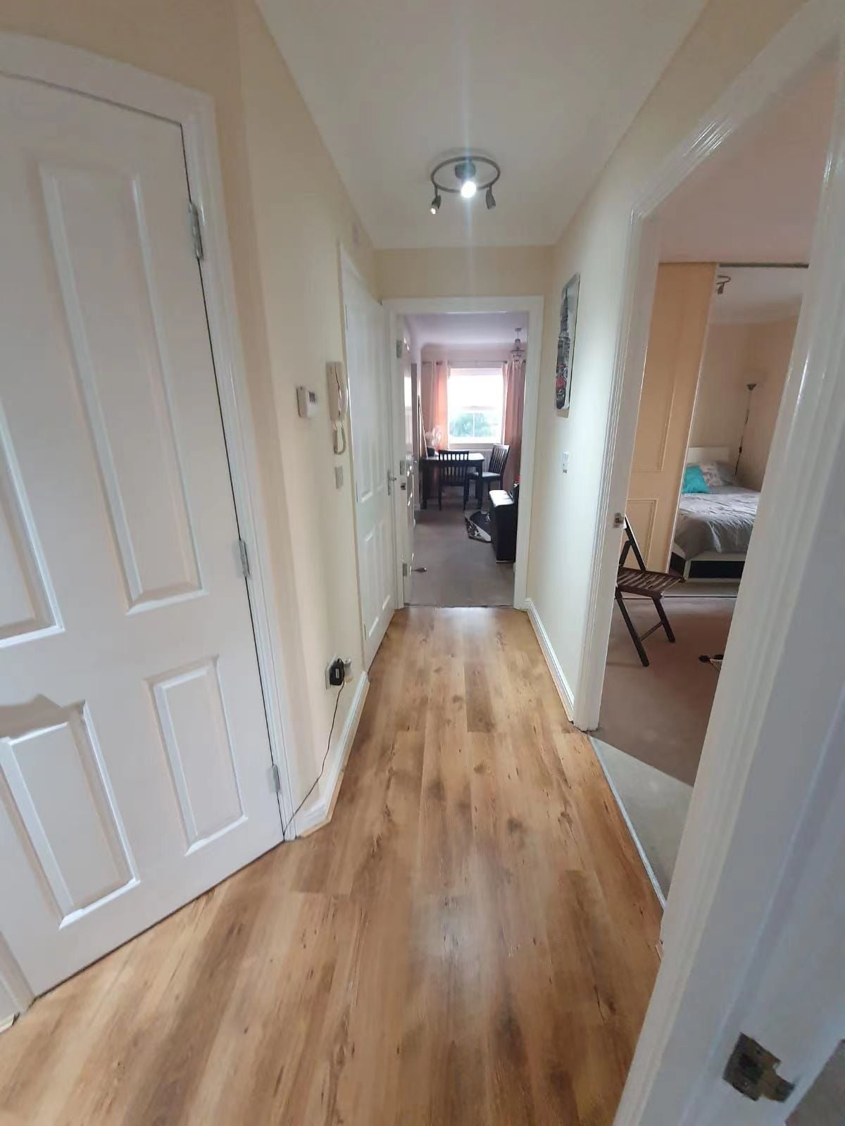 Flat Crispin Way in Greater London