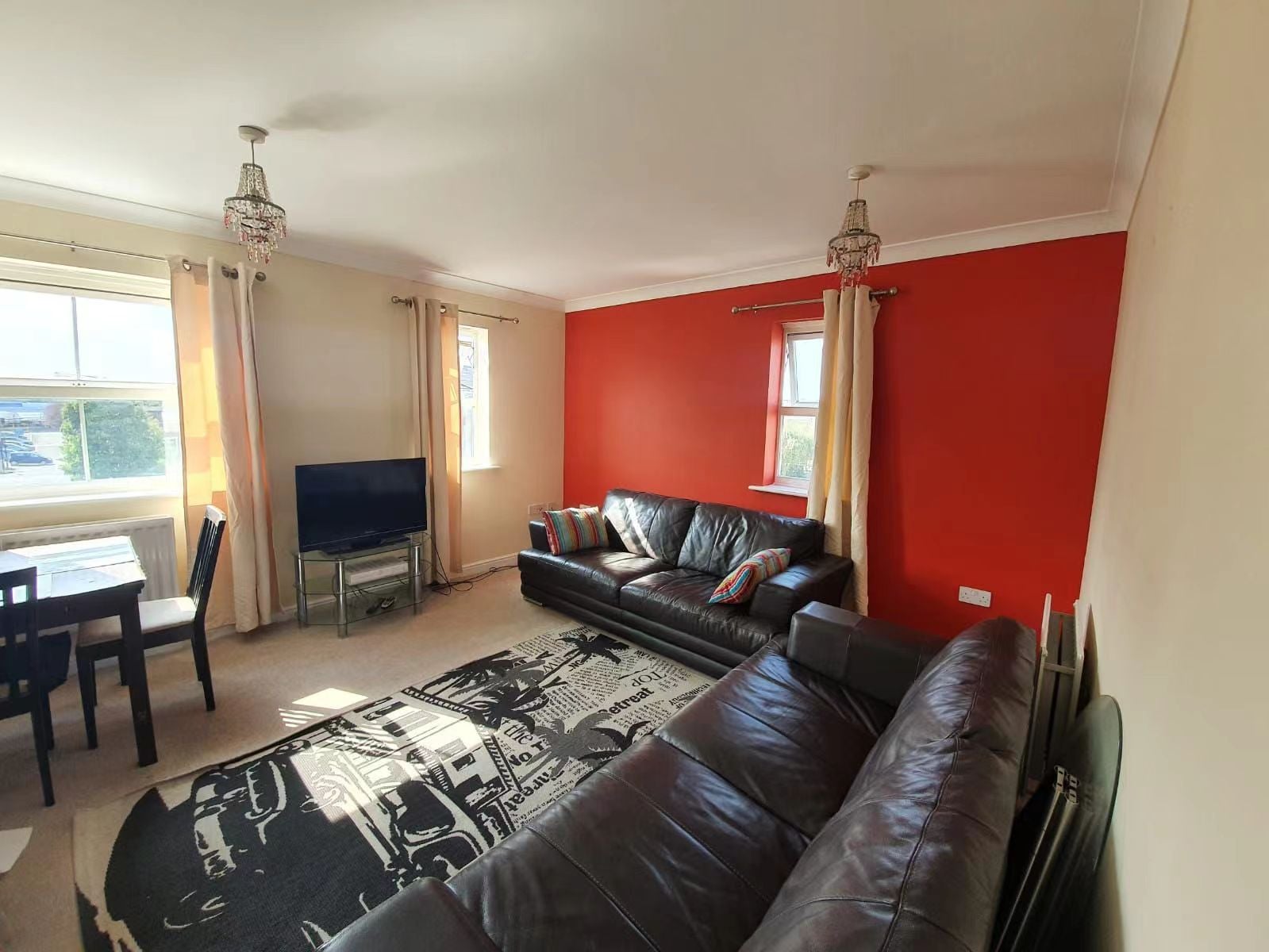 Flat Crispin Way in Greater London
