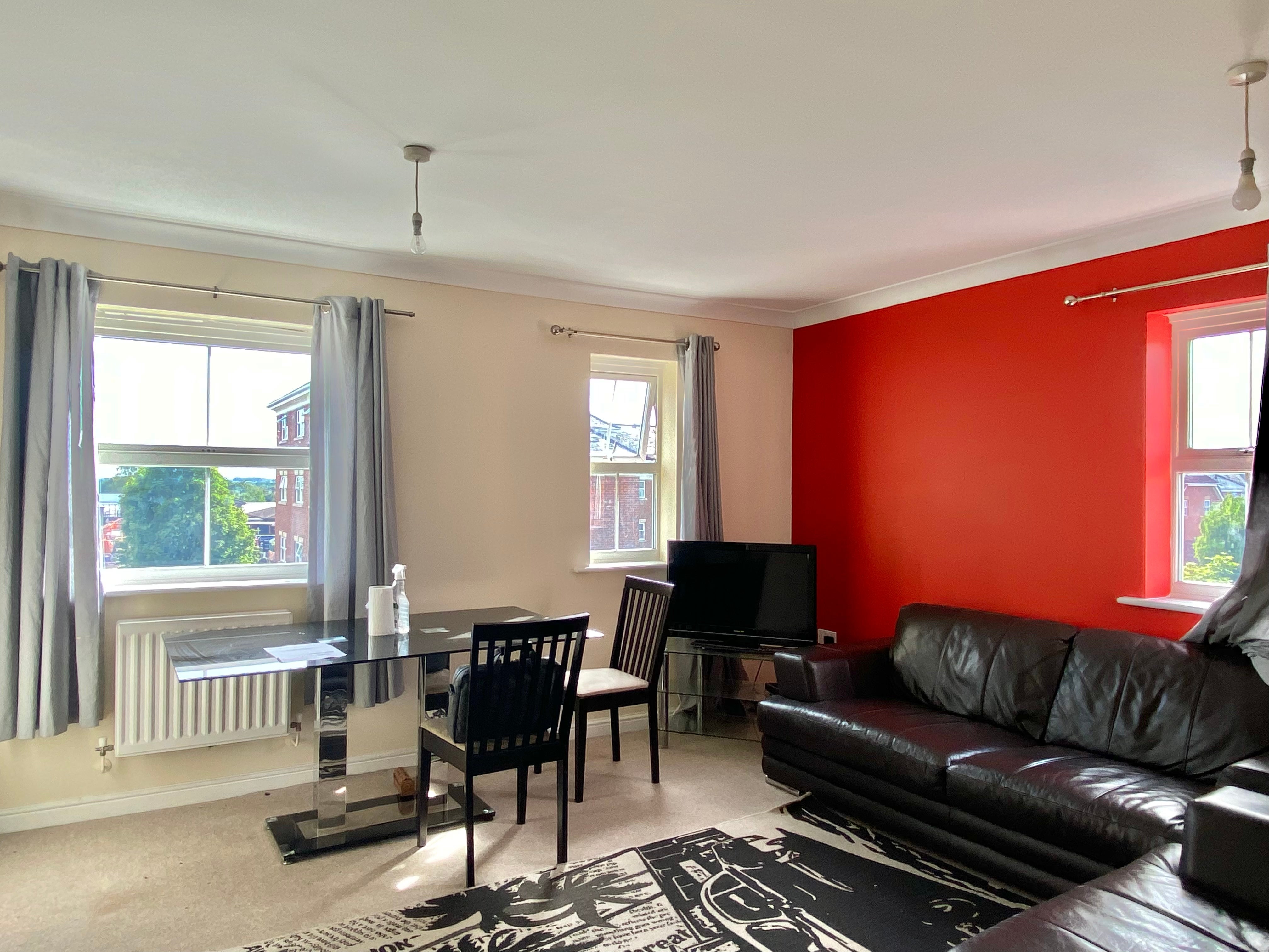 Flat Crispin Way in Greater London