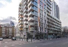 Flat Canter Way in Greater London