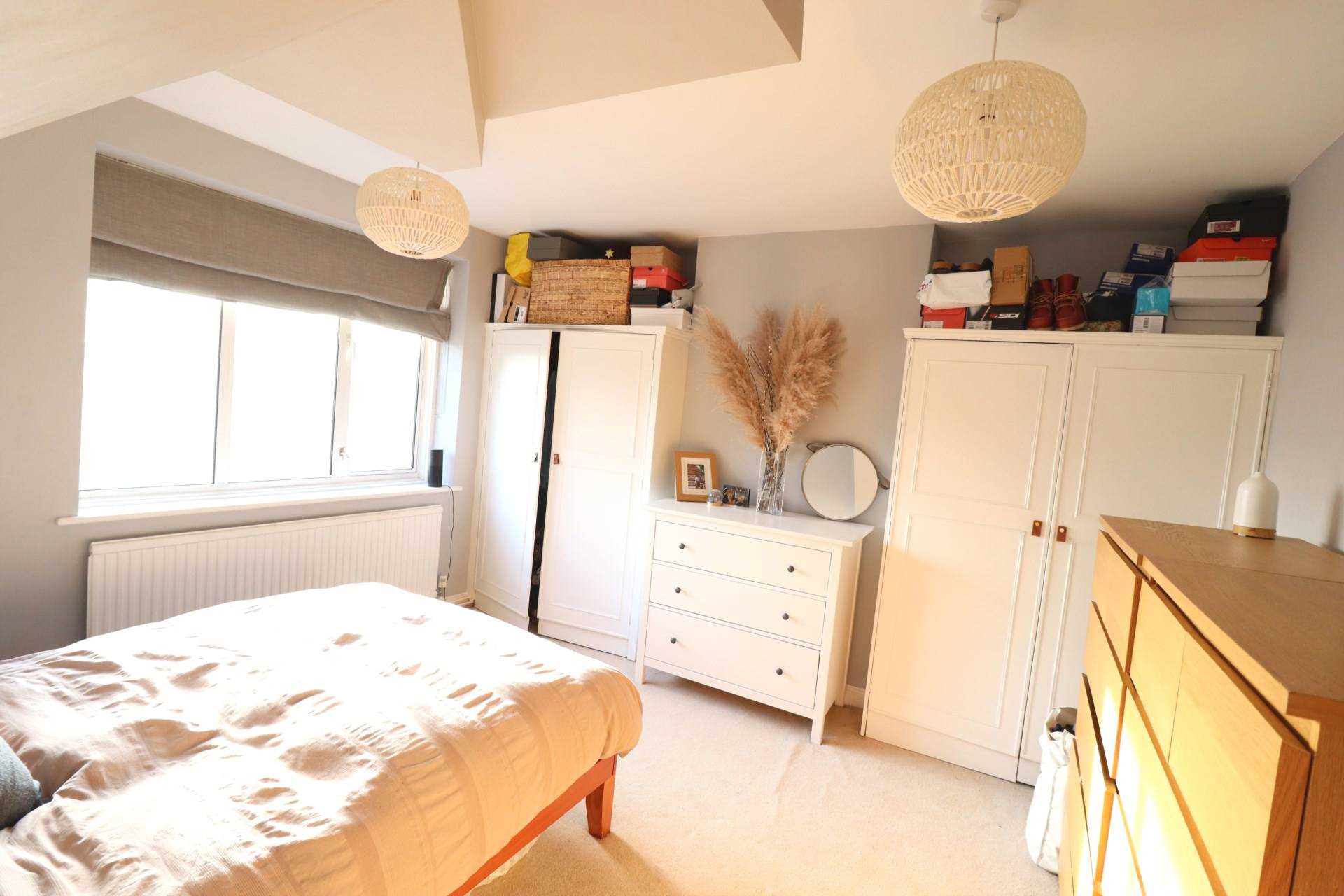 Flat West Wycombe Road in High Wycombe