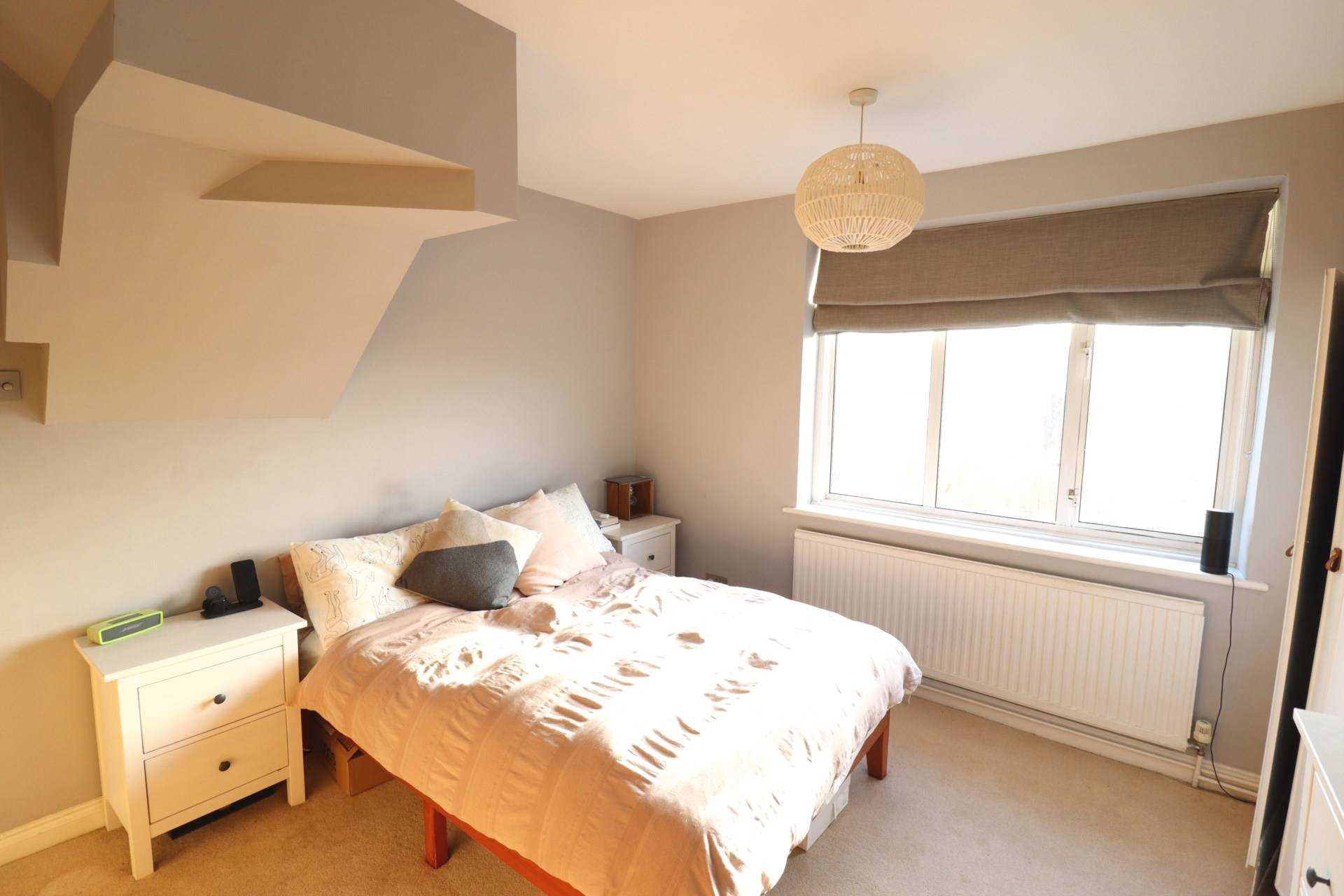 Flat West Wycombe Road in High Wycombe