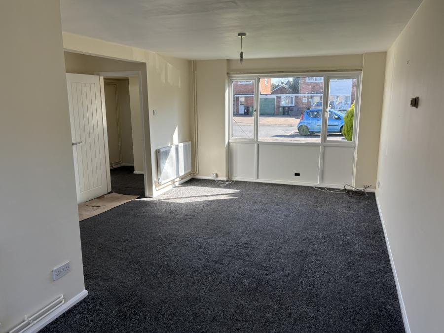 House Edmonton Close in Worcester