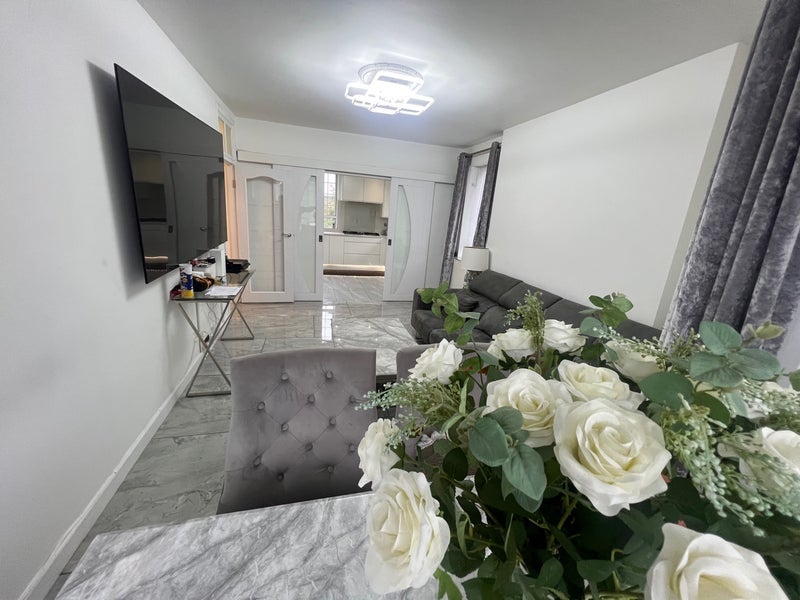 Room Frithville Gardens in Greater London
