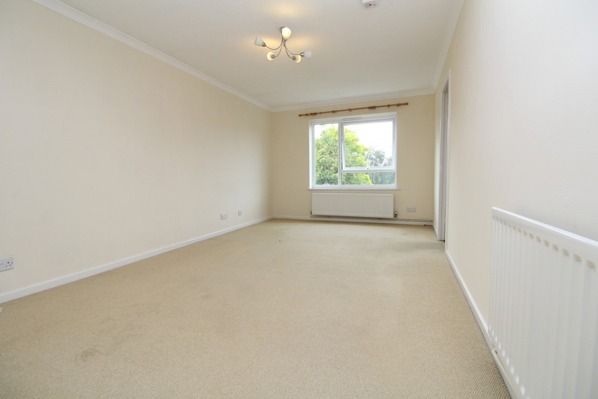 Flat Lennard Road in Greater London