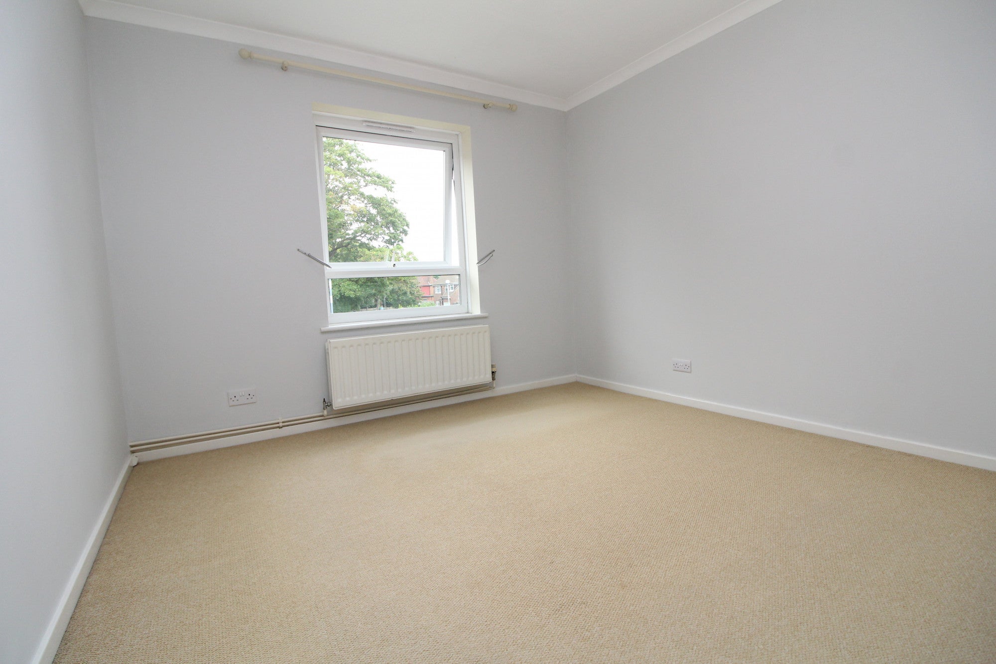 Flat Lennard Road in Greater London