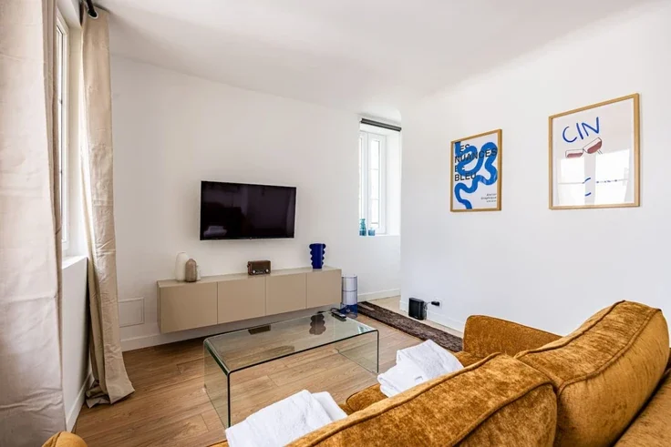 Flat Rue Mouffetard in Paris